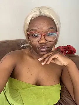 YummyMelanin117 webcam