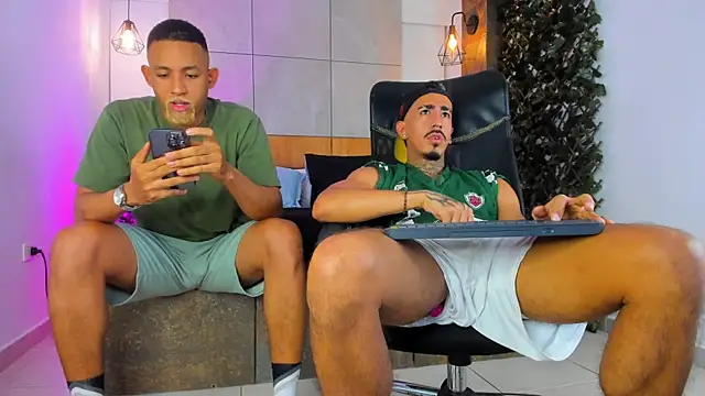 Donovan_Desmond webcam