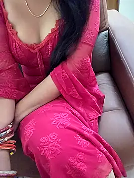 Webcam Model (Roja-Telugu777)  is live.Free join now!