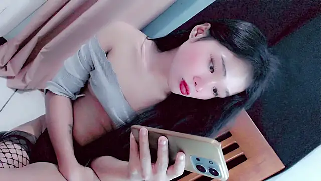 Amomentoflust99 webcam