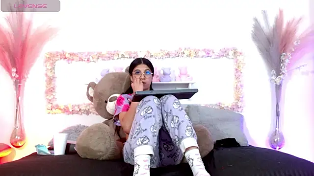 sharlotaustral18 webcam