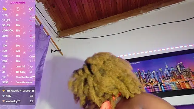 ebony_NeighborMoans webcam