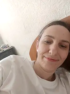 yevgeshka-milashka - Yevgeshka-Milashka's free webcam