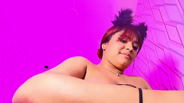 NicolleTaylor webcam