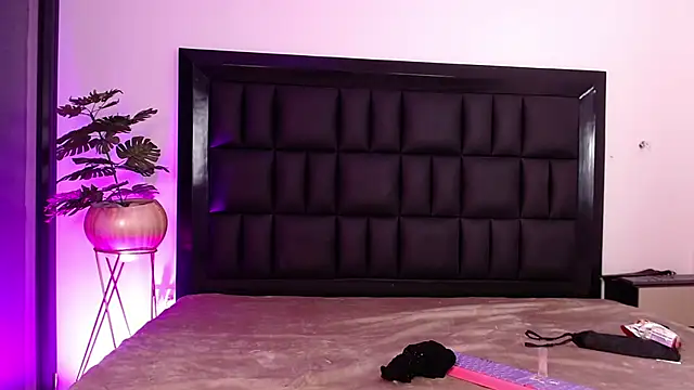 mia_roosee1 - Mia_roosee1's free webcam