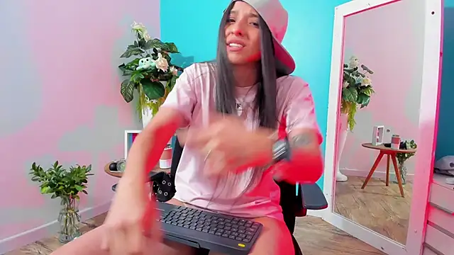 ViictoriiaSaenz webcam