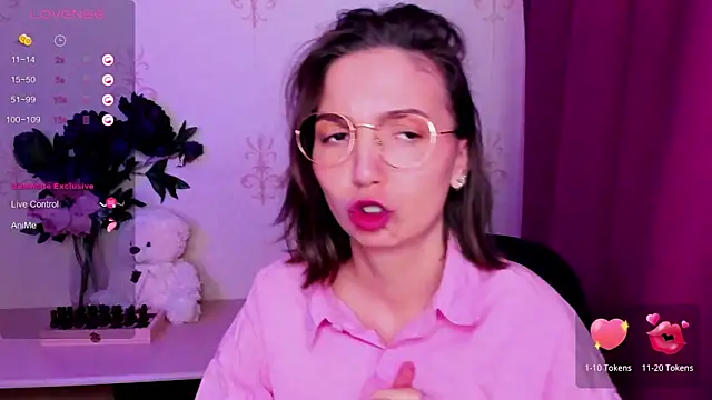 KindHazelHere_ webcam