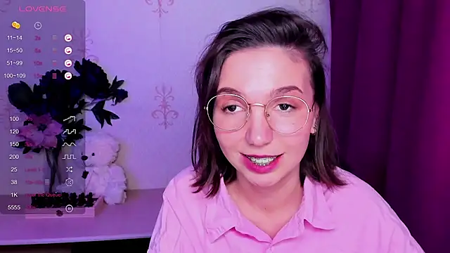 KindHazelHere_ webcam