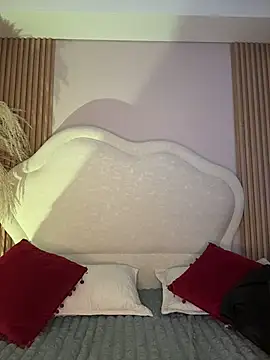 Webcam Model (Valeria_carter)  is live.Free join now!