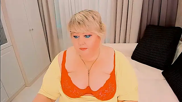 BIGTITSBBW webcam