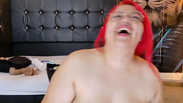 Bruja__Scarlata webcam