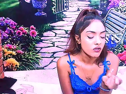 IndianPretty14u2Luv webcam