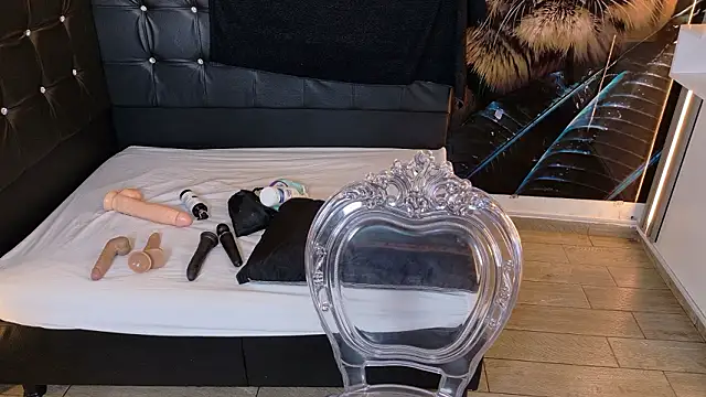 Bruja__Scarlata webcam