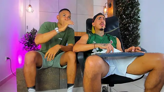 Donovan_Desmond webcam