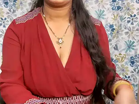 your_urvi_ - YOUR_URVI_'s free webcam - UK Sex Cams