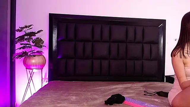 mia_roosee1 - Mia_roosee1's free webcam - UK Sex Cams