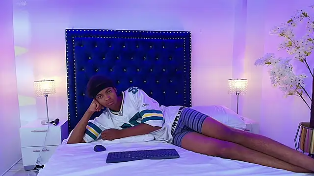 Cristal_and_luke webcam