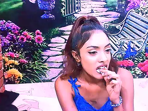 IndianPretty14u2Luv webcam