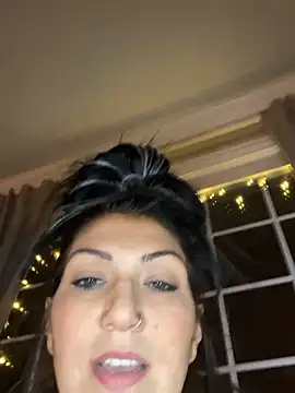 LittleMissEeve webcam