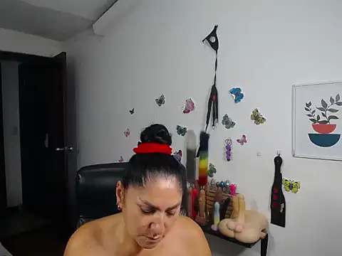 mature_bigboobs10 webcam