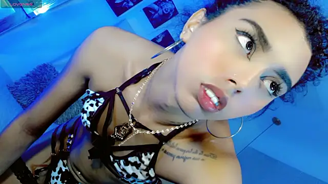 Daniiela_Ember webcam