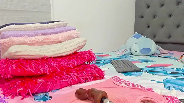 Elizabeth_18_ webcam