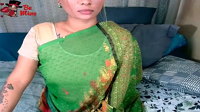sexyindianchic webcam