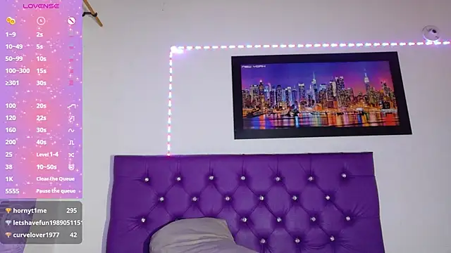 ebony_NeighborMoans webcam