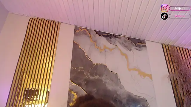 MiticaBrennet_ webcam