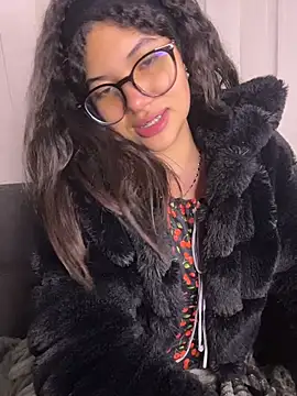 Webcam Model (_Queen_love2)  is live.Free join now!