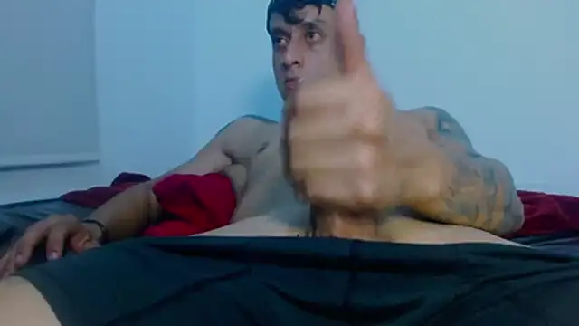 SkinnyDevil12 webcam