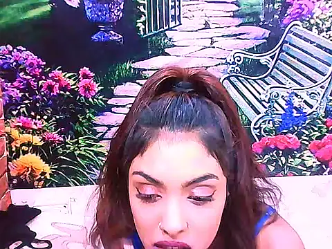 IndianPretty14u2Luv webcam