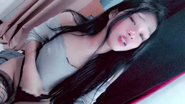 Amomentoflust99 webcam