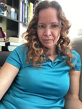 AnnikaRose live sex cam