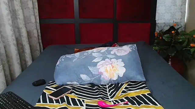 EbonySexySlim webcam