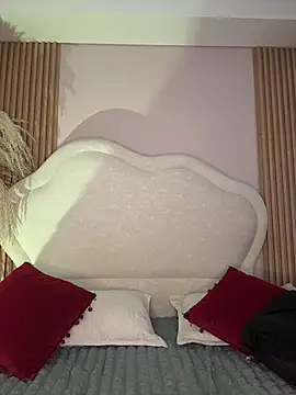 Webcam Model (Valeria_carter)  is live.Free join now!