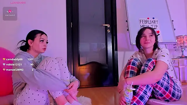 peanaughty - Peanaughty's free webcam - UK Sex Cams