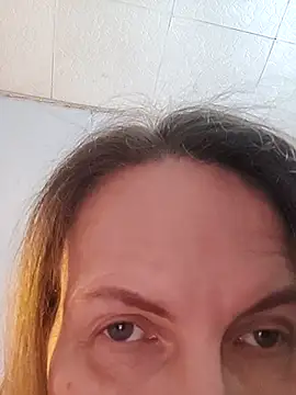 evelina_cute (F milf) - I'll show you my breasts