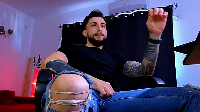 MightyAaron66 webcam