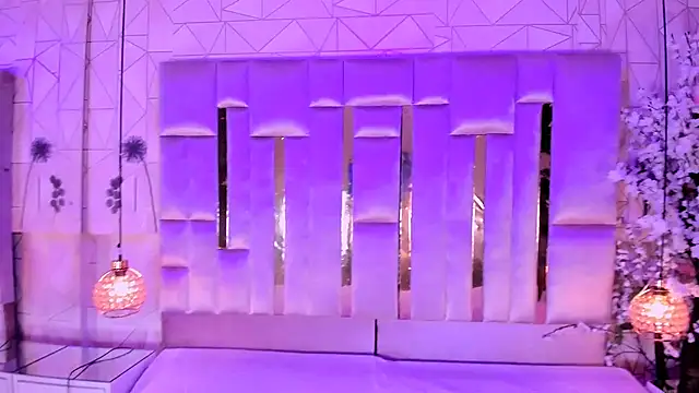 naomistart - Naomistart's free webcam - UK Sex Cams