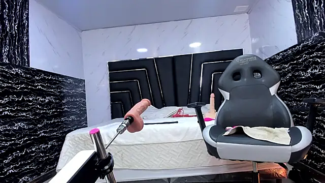 Ladyy_Scarlett webcam