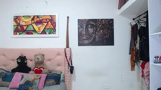 SARA_MISTRESS_BIGCOCK webcam