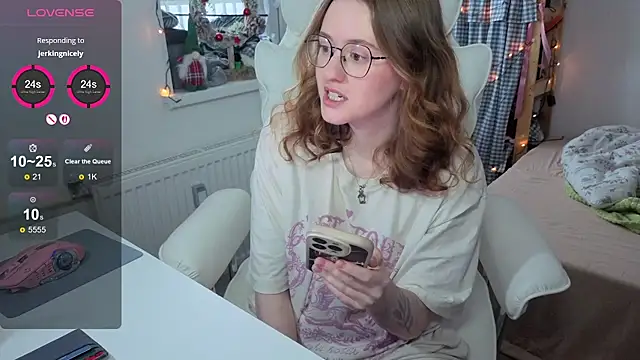 urstripchatgf webcam