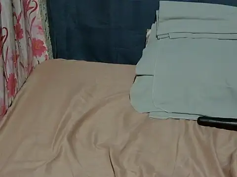 Lovely_mia143 webcam