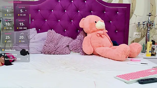 MegaBoobsDeee webcam