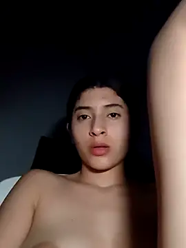 honeyhotgirl19 webcam