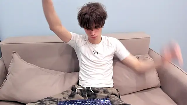 Ur_NextDoor_Boy webcam