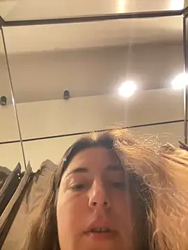 kate_nicepops999114 webcam