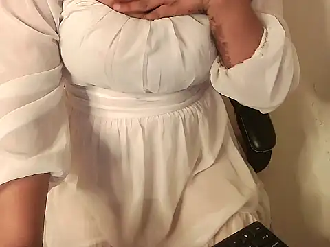 aish_a - Aish_a's free webcam - UK Sex Cams