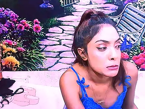 IndianPretty14u2Luv webcam